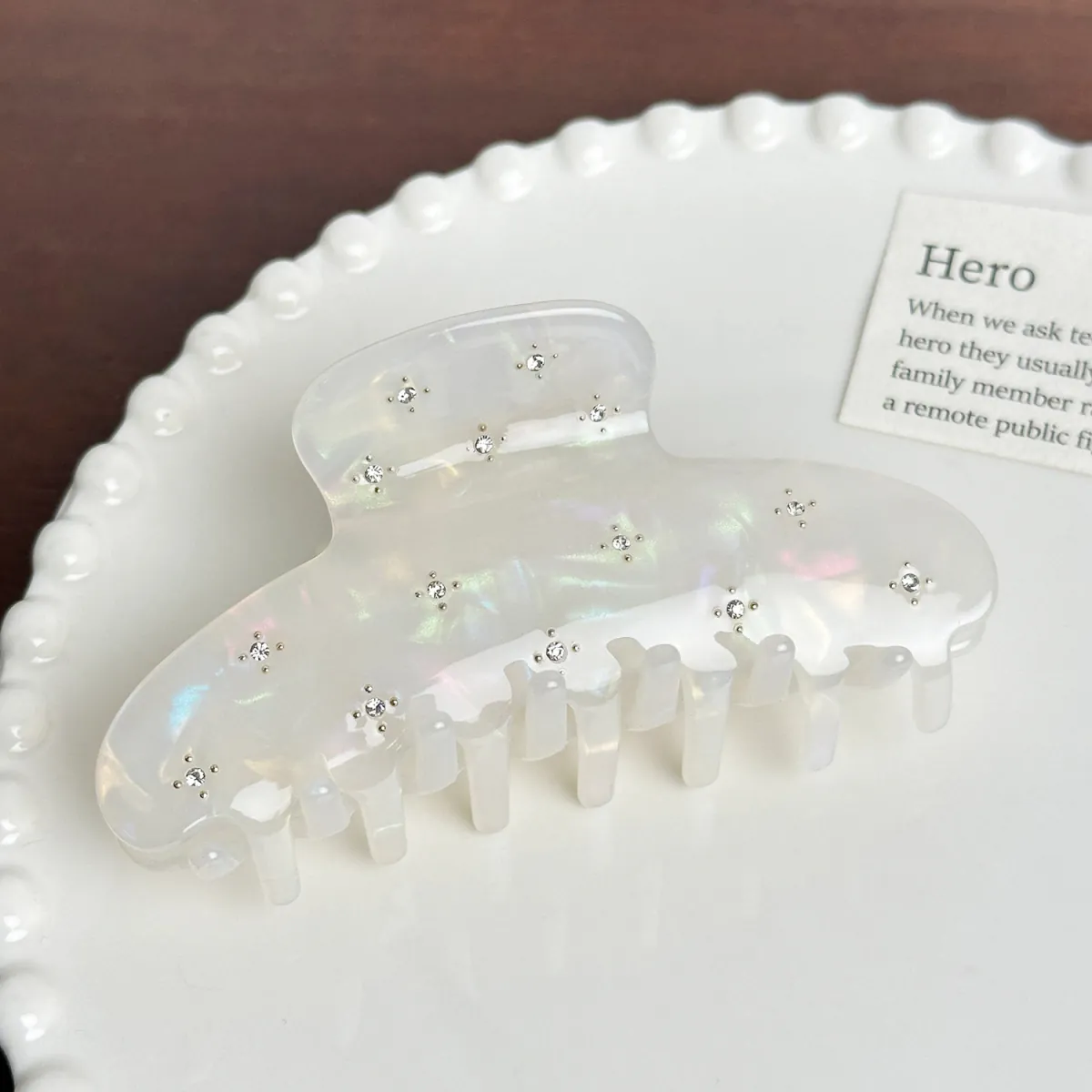 Luminous Pearl finish