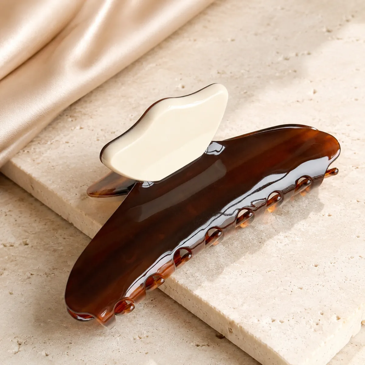 Cocoa & Cream acetate claw clip